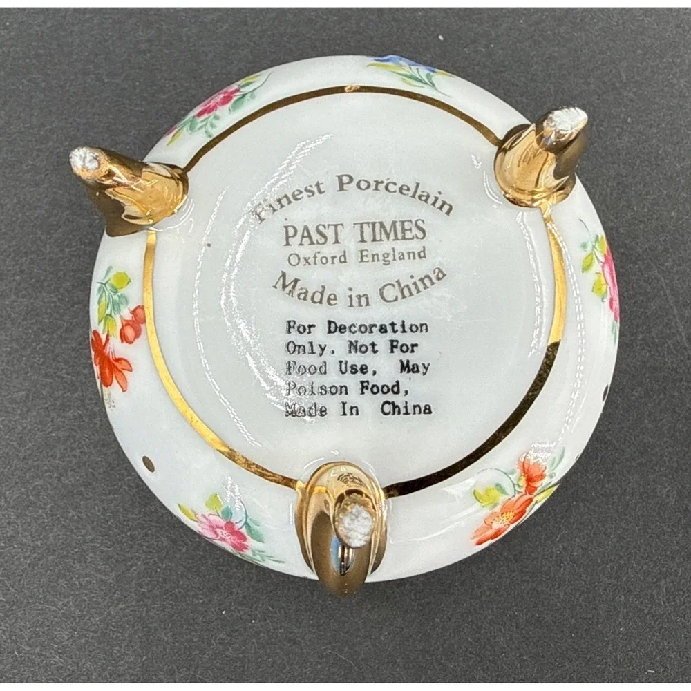 Past Times finest porcelain Floral Paint Trinket box Pull Box Vanity Knick Knack